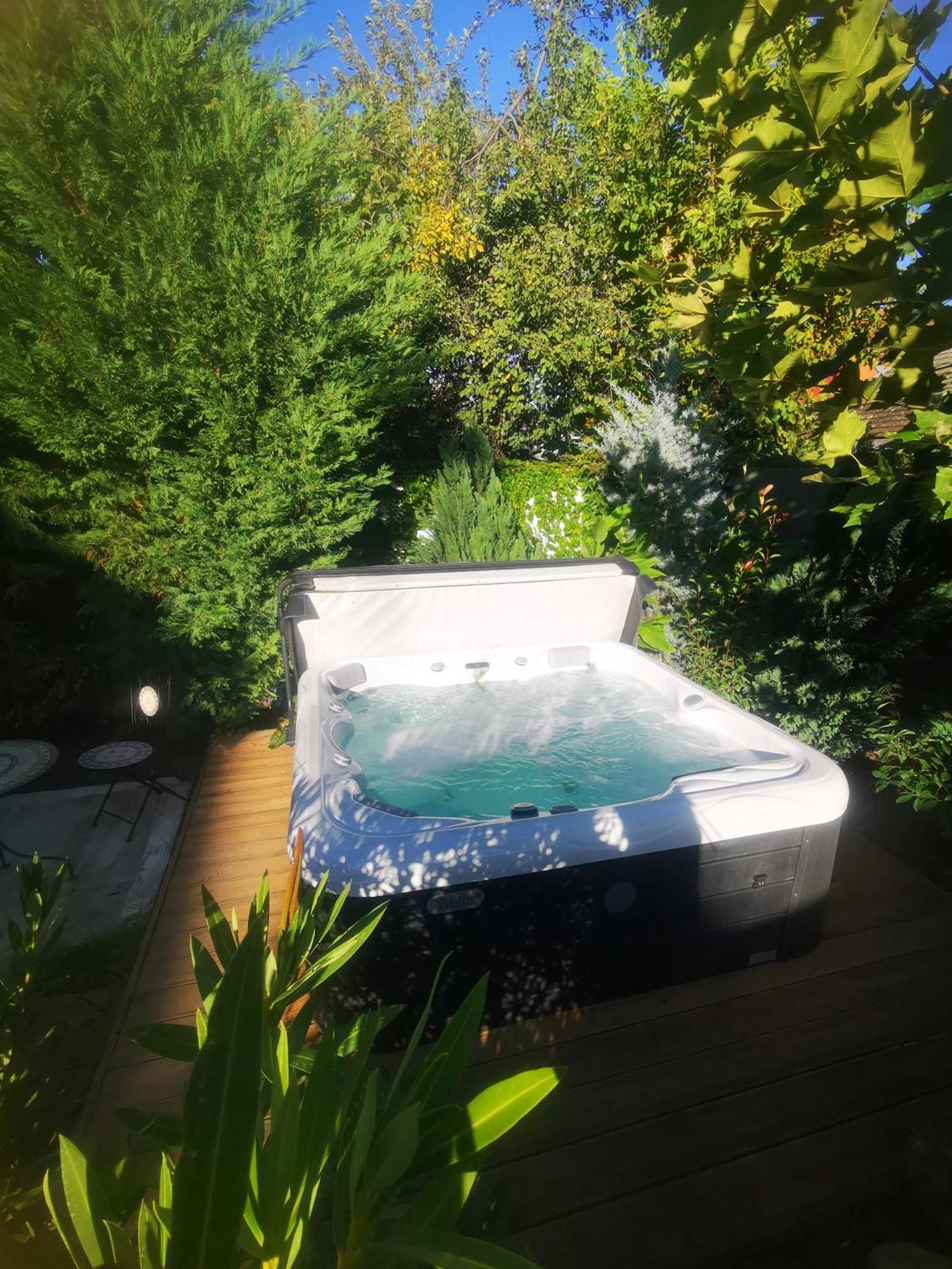 Kuria Apartman With Private Jacuzzi And Pool Budapest Exterior photo